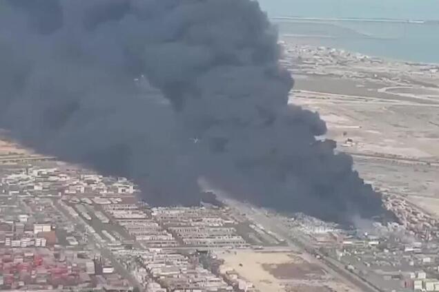 В Иране в порту 'Шахид Раджаи' произошел мощный взрыв: количество жертв и раненых до сих пор растет. Фото