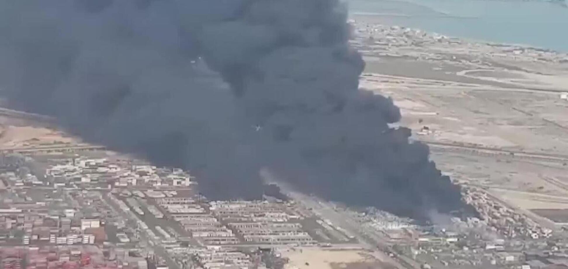 В Иране в порту 'Шахид Раджаи' произошел мощный взрыв: количество жертв и раненых до сих пор растет. Фото