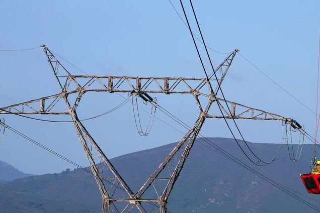 Испания, Португалия, некоторые районы Франции и Бельгии пострадали от масштабного отключения электроэнергии: остановился транспорт, возник коллапс. Фото и видео