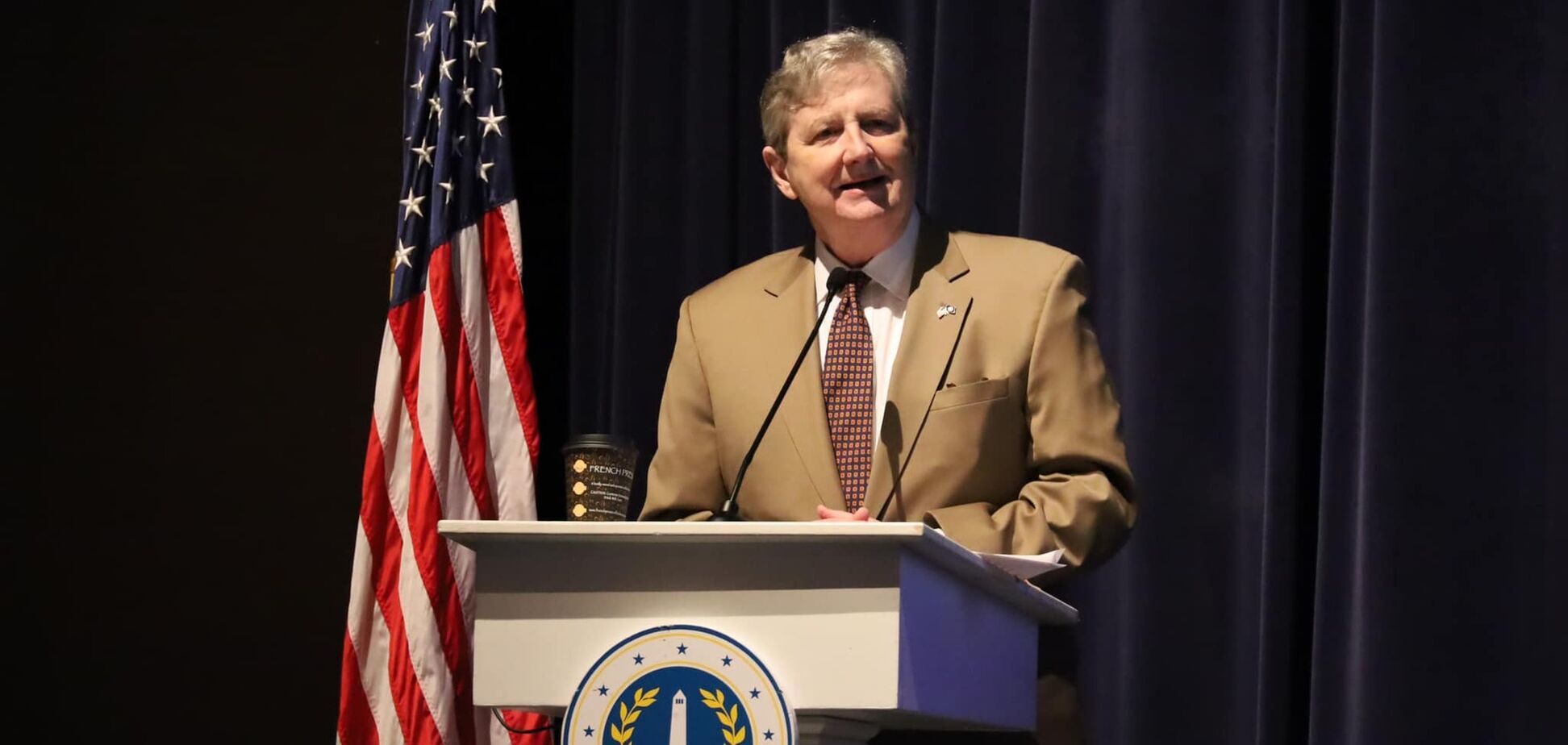 'Путин обманывал Трампа на каждом шагу': сенатор-республиканец призвал усилить давление на Россию. Видео