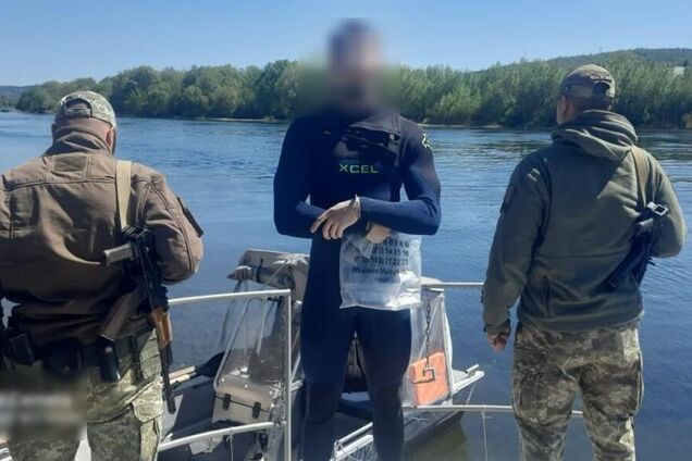 Ризикований план не спрацював: прикордонники затримали жителя Київщини, який намагався потрапити до Молдови у гідрокостюмі. Фото
