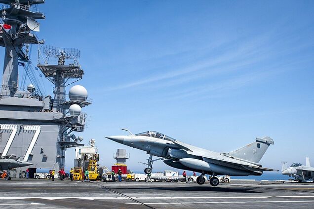 Союзник Украины будет поставлять Индии военные самолеты: государства подписали соглашение