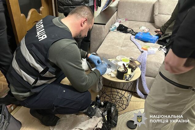 Незаконный 'бизнес' с миллионными доходами: в Черниговской области задержали банду наркодилеров. Фото и видео