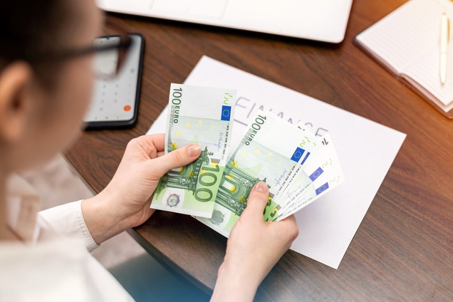 Как сказать на украинском 'обналичивать': правильный перевод