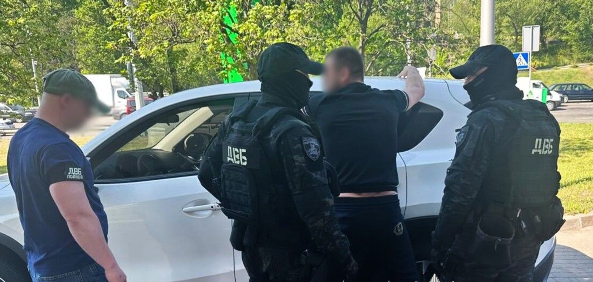 Обіцяв влаштувати ухилянта в ГУР МО за $5 тис.: у Києві на гарячому затримали зловмисника. Фото