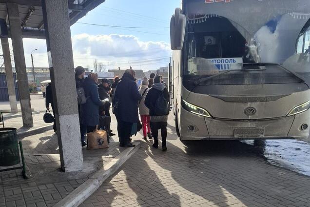 У Бердянську окупанти 'попросили' водіїв маршруток повідомляти про незадоволених пасажирів: на кого полюють