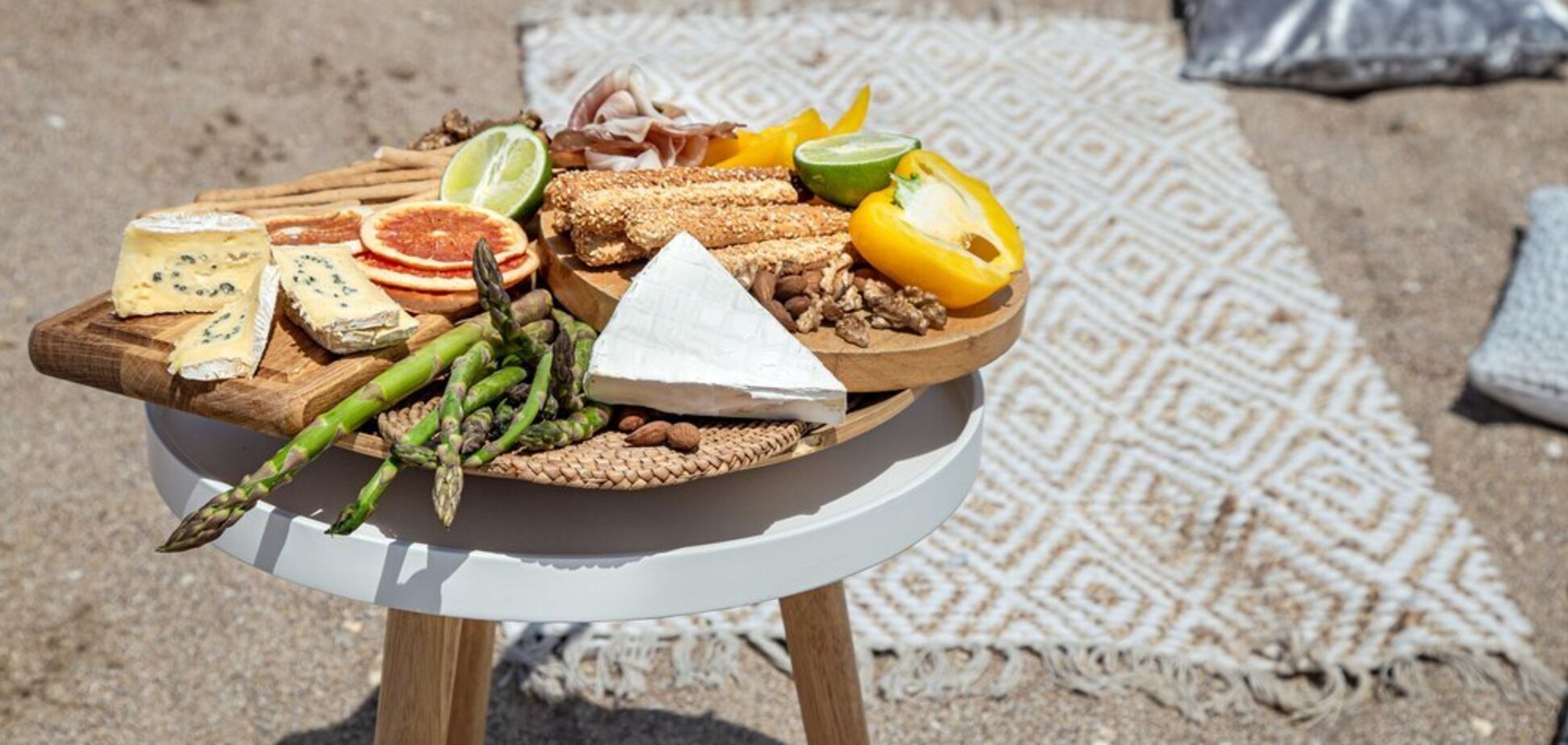 10 продуктів, які не варто брати із собою на пляж