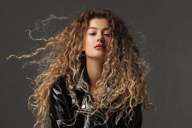 Російська співачка та колишня учасниця 'ВІА Гра' отримала посвідку на проживання в Україні. Фото