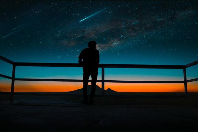 Может раскрыть давнюю тайну: в космосе обнаружили гигантский 'мост'