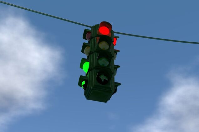 З 1 травня на дорогах України з'являться світлофори з новим кольором замість зеленого