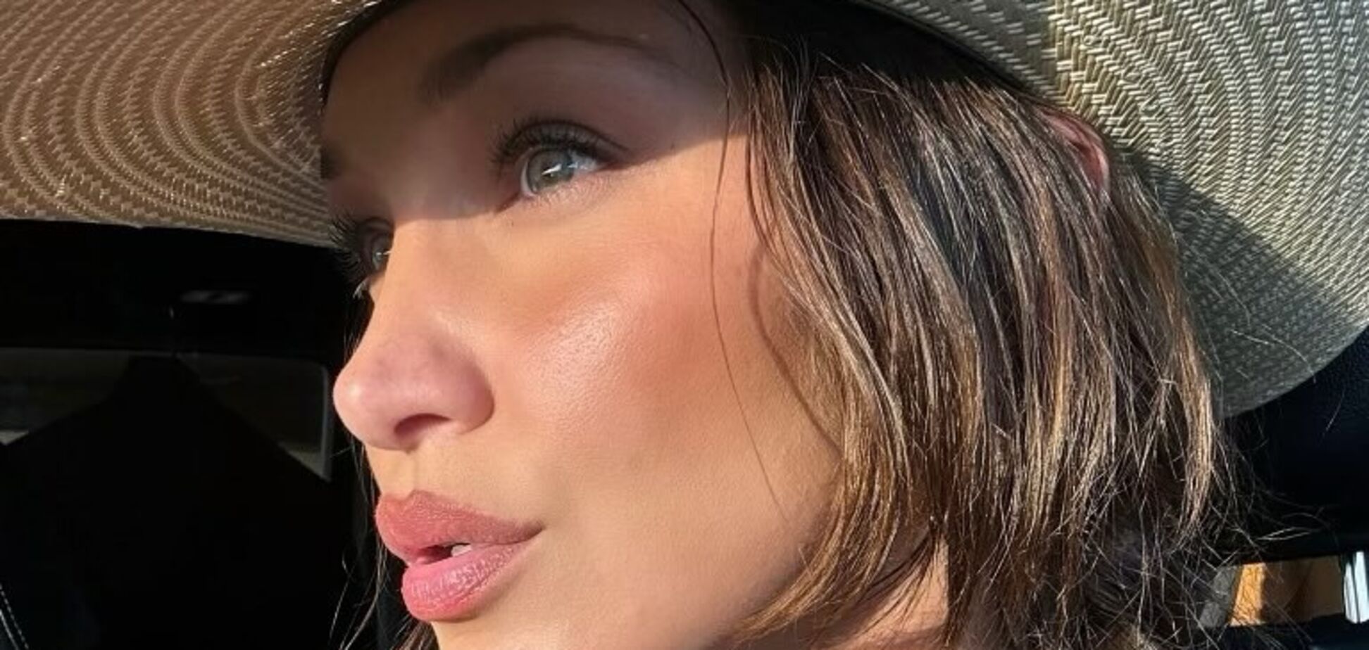 Белла Хадід у тренді: у моду повернулися тонкі брови з минулого