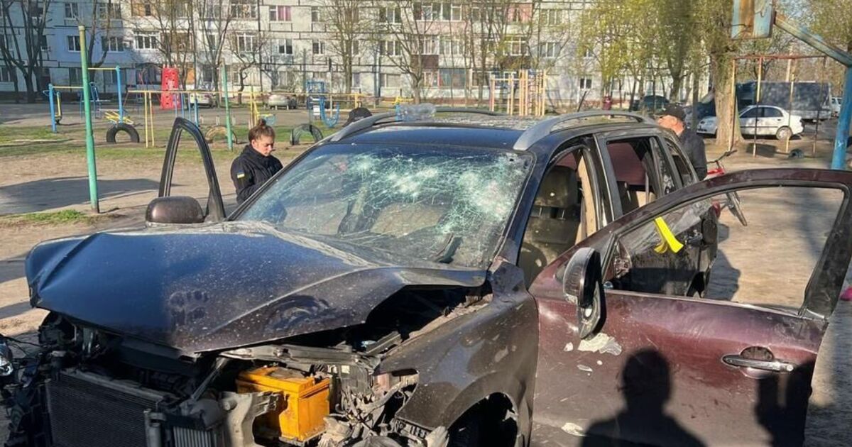 На Дніпропетровщині вибухнуло авто, постраждали посадовець і його дружина: перші подробиці. Фото
