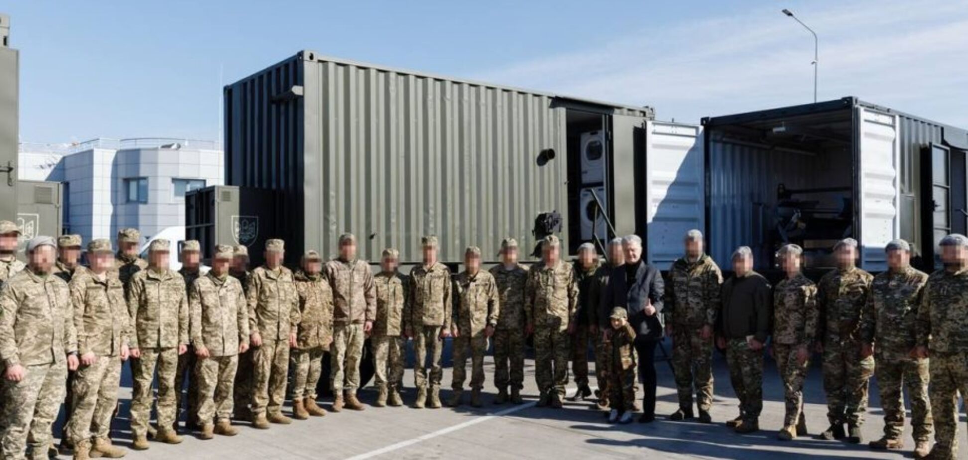 Подразделения ССО получили от Порошенко новую партию важной техники