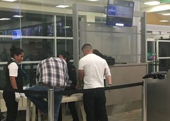 Прикордонники США можуть обшукувати телефони канадців: що відбувається