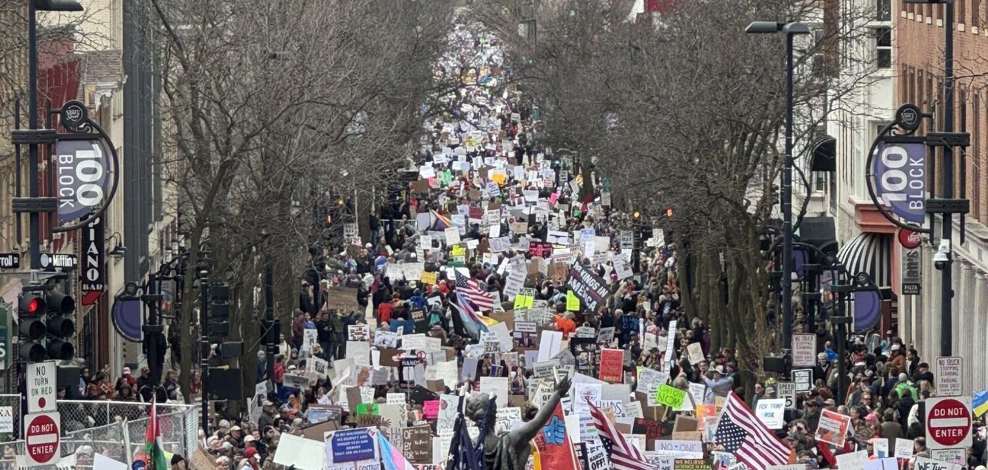 Как россияне и китайцы толкают Трампа к экономическому самоубийству?