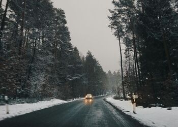 Морозы, снег и гололедица: синоптик сделал предупреждение украинцам о существенном изменении погоды в конце ноября