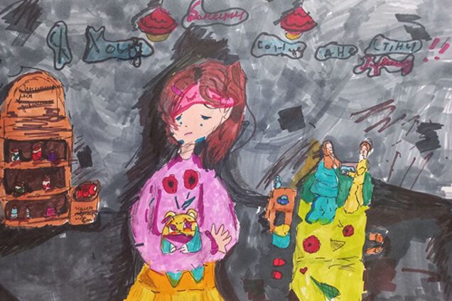 Единственное условно безопасное место – в коридоре у входа. Я его украсила: когда-нибудь мы будем рассказывать внукам о войне