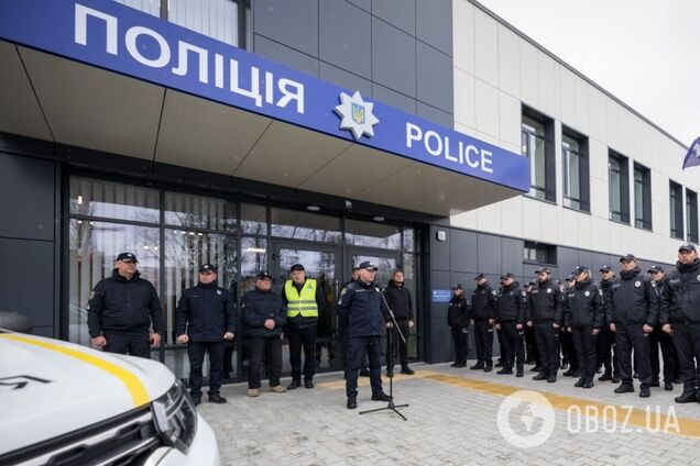 В Киевской области при поддержке американского мецената Баффета восстановили уничтоженное оккупантами отделение полиции. Фото и видео