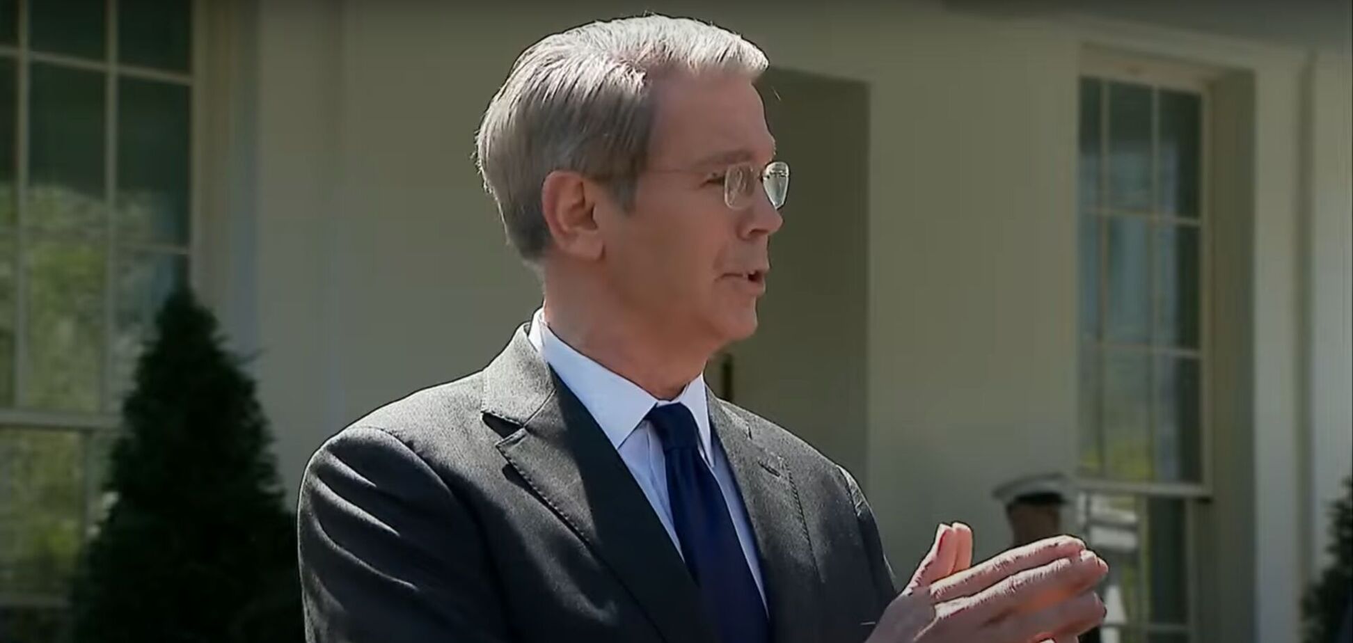 'Это было намерение Трампа все время': Бессент рассказал, что кроется за 90-дневной паузой на новые пошлины. Видео