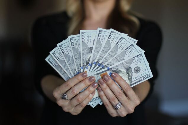 Ілюстративне фото. Задекларовані мільярди у подарунок