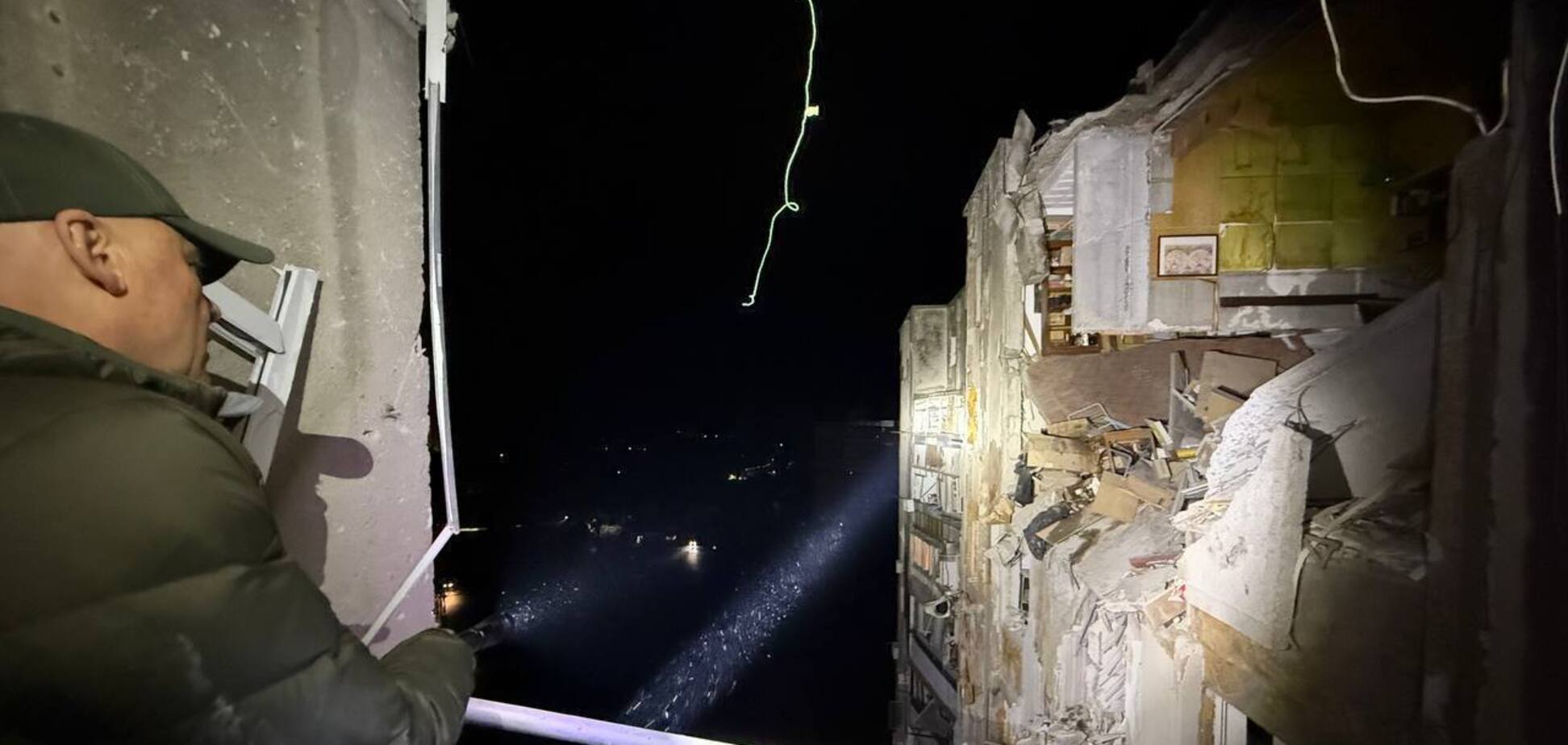 Росія атакувала Одесу 'Шахедами': пошкоджено житлові будинки і школу, є загиблі та поранені. Фото