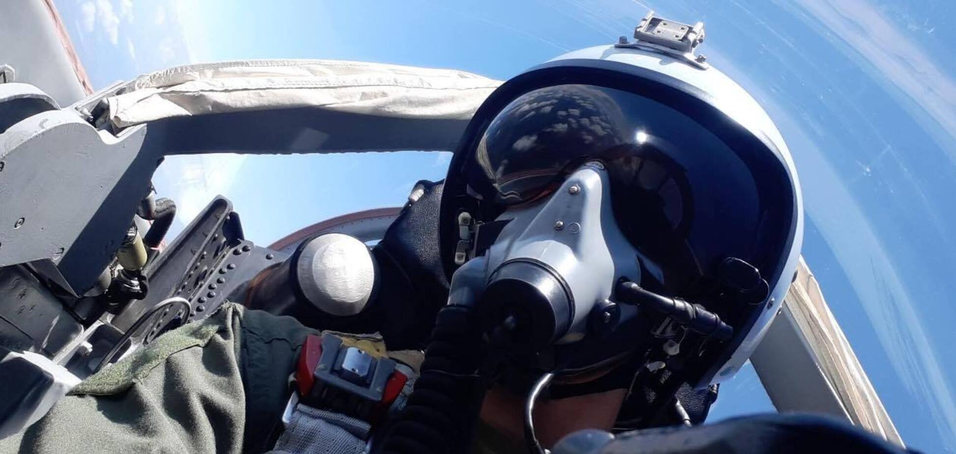 Десятки ракет и много дронов: сколько вражеских целей сбили силы ПВО в апреле. Видео