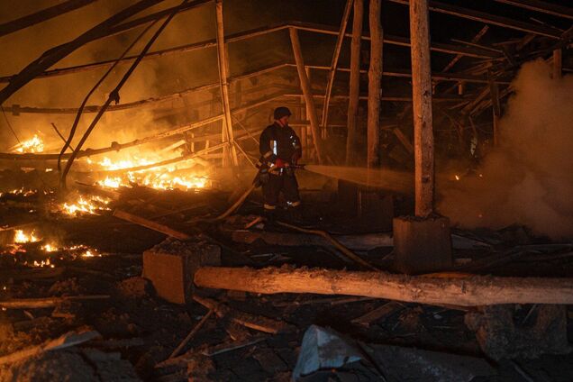 Войска РФ атаковали промышленные объекты Сумщины: фото и видео с места