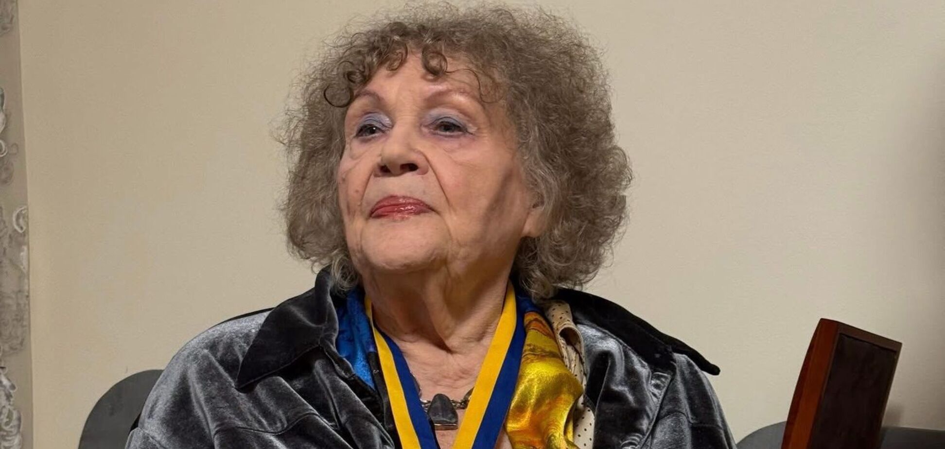 Лина Костенко получила премию имени митрополита Андрея Шептицкого