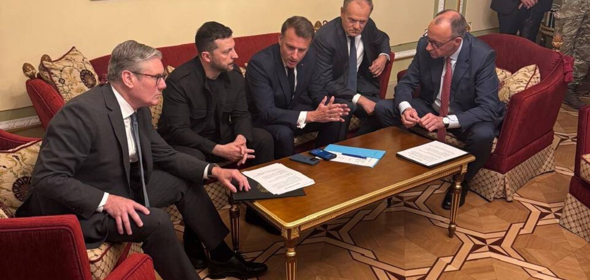 Угрозы России, обещания мира Украине и звонок Трампу: о чем уже заявили лидеры ЕС на встрече 'коалиции желающих'