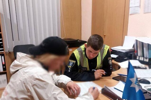 В Киеве ребята похвастались 'черным оружием' в стриме и поплатились: полиция раскрыла подробности. Фото и видео