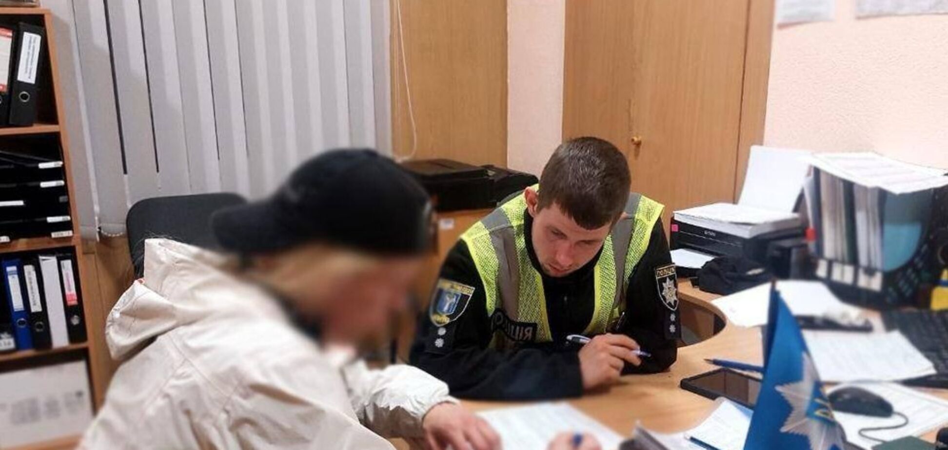 В Киеве ребята похвастались 'черным оружием' в стриме и поплатились: полиция раскрыла подробности. Фото и видео