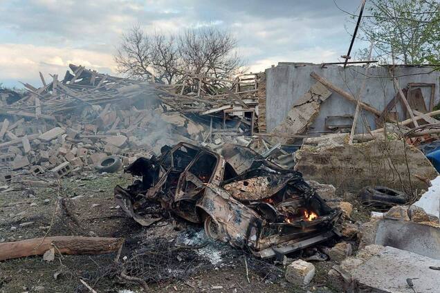 Потрощені приватні будинки: росіяни cкинули КАБи на Дніпропетровщину, поранено двох чоловіків. Фото