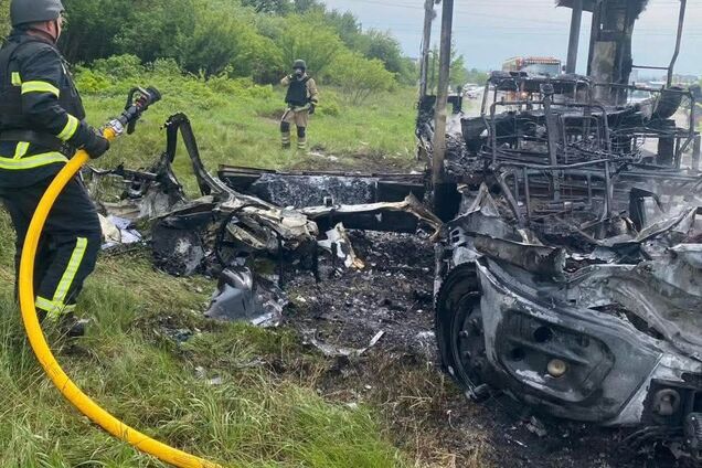 Оккупанты ударили дроном по авто энергетиков в Сумах: есть погибший, три человека ранены. Фото и видео