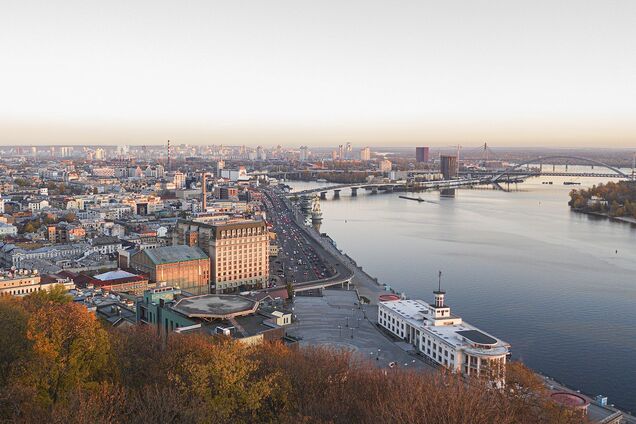 Поділ та Дніпро: у мережі опублікували унікальну панораму Києва 1960-х років. Фото