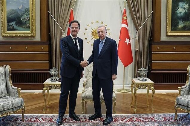 'Нужно действовать немедленно': Эрдоган и Рютте обсудили мирные переговоры Украины и России в Турции