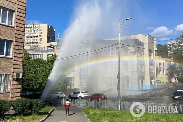 В КГГА объяснили, почему во время гидравлических испытаний возникают 'фонтаны' на улицах Киева