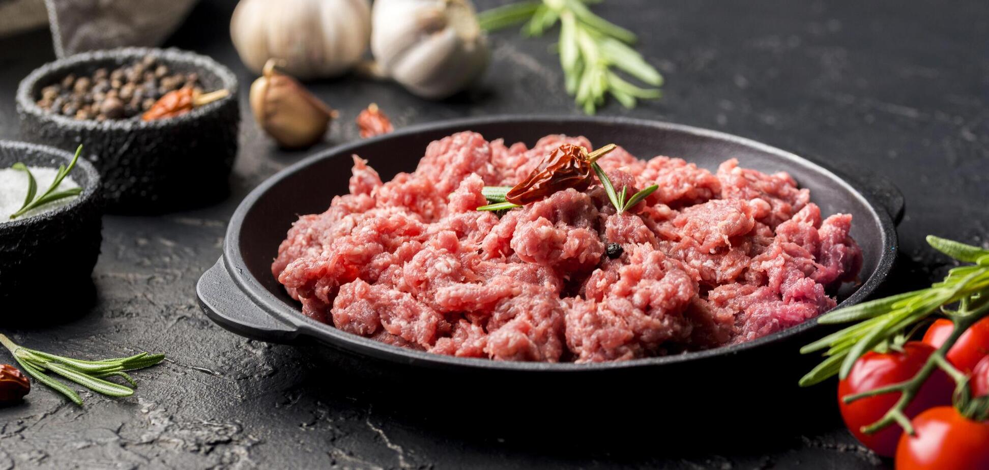 Скільки часу можна зберігати м'ясо в морозилці: не варто порушувати цей термін