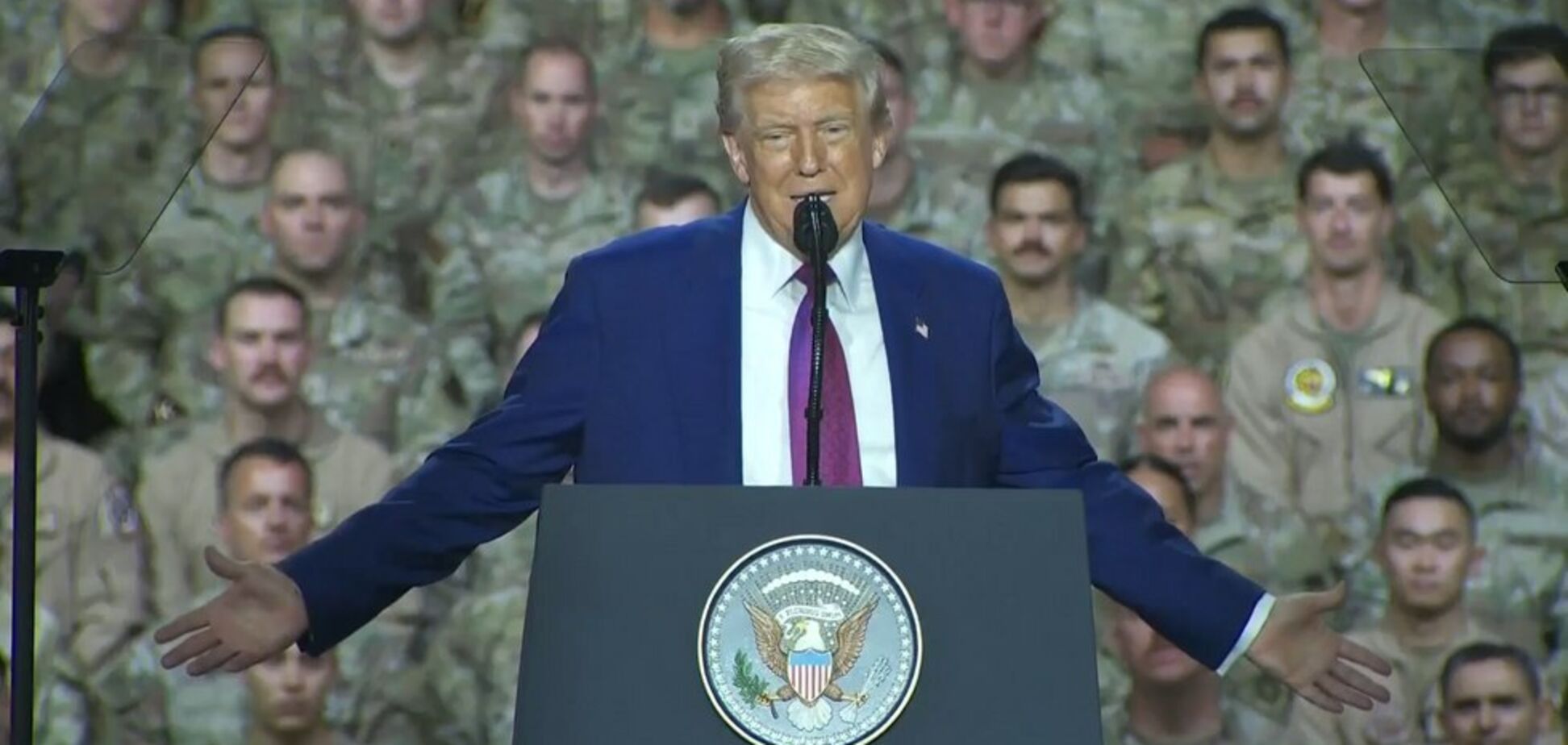 'Без нас они бы разговаривали на немецком': Трамп заявил, что во Второй мировой войне победили США. Видео