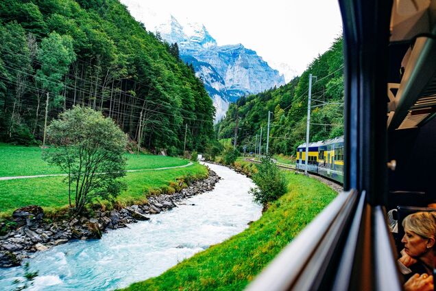 Найкращі подорожі на потязі у світі: три напрямки