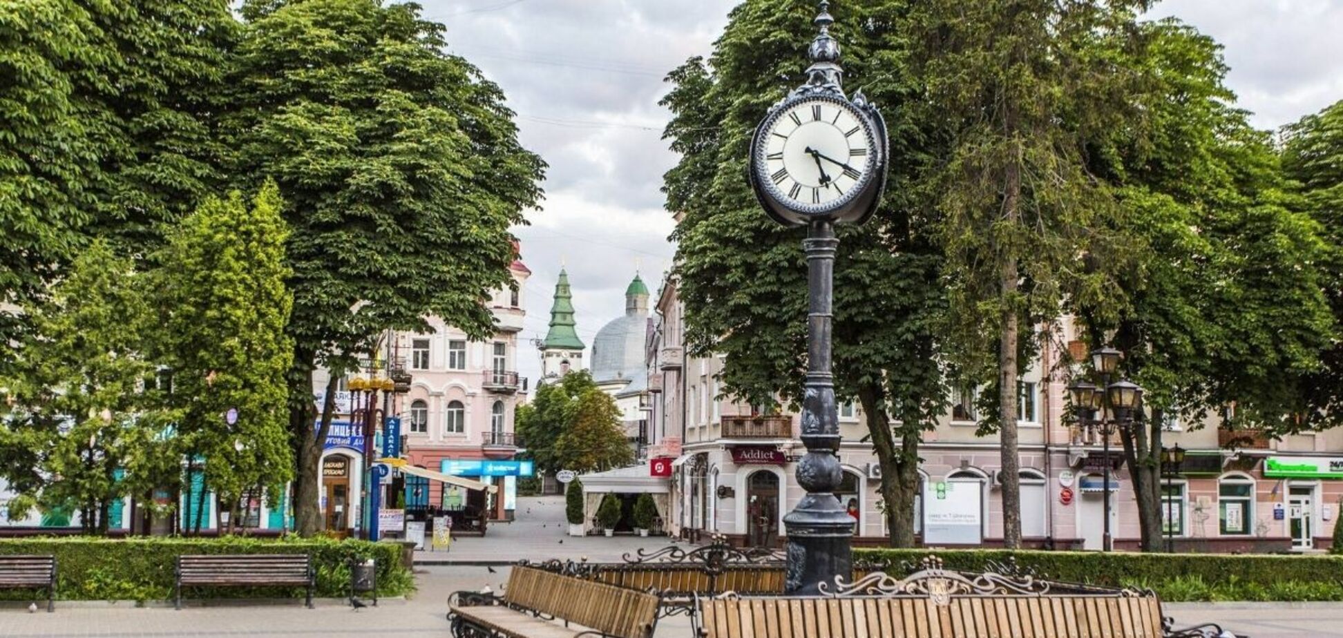 Унікальний тристоронній годинник у Тернополі: який вигляд він мав багато років тому