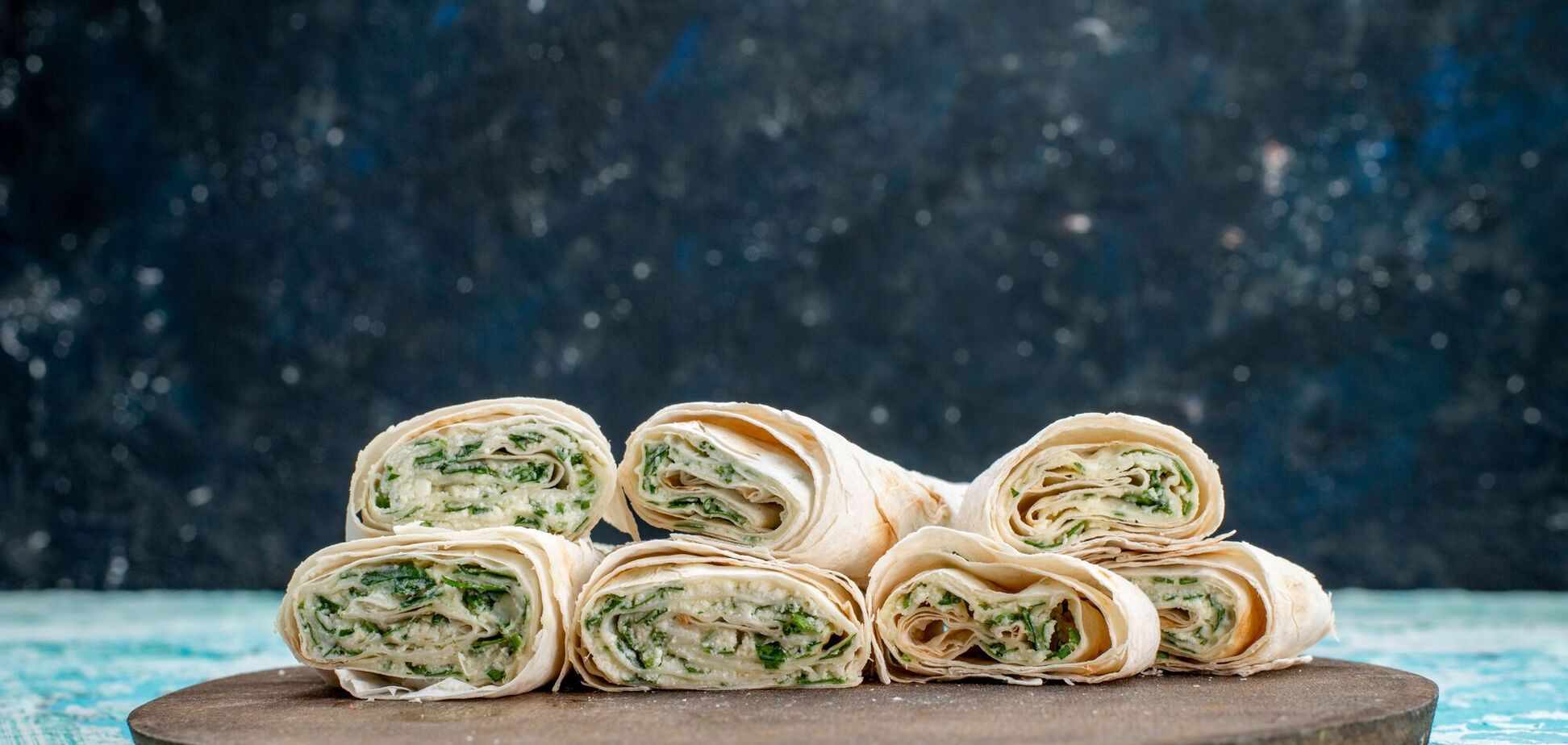 Ленивые рулетики из лаваша для быстрого ужина: элементарный рецепт, который получится у всех