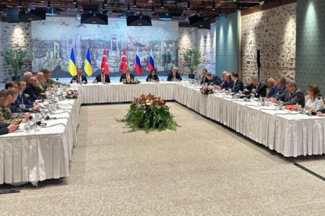 Украинская делегация общается с представителями РФ в Стамбуле через переводчика – СМИ