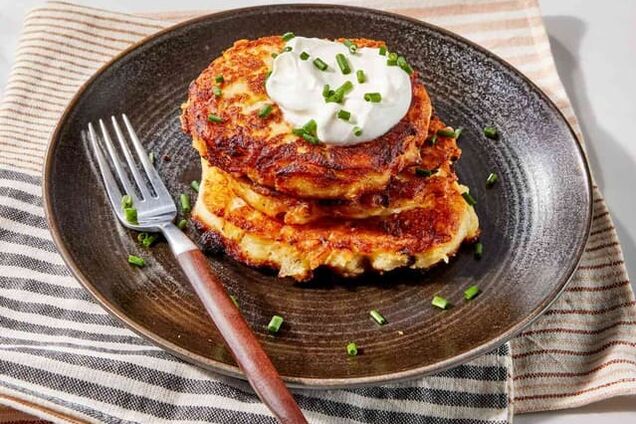 Драники по-новому: как приготовить привычное блюдо в виде торта