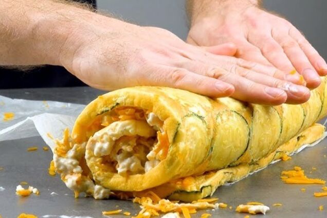 Самое вкусное блюдо из кабачков: как приготовить сытный рулет из бюджетного овоща