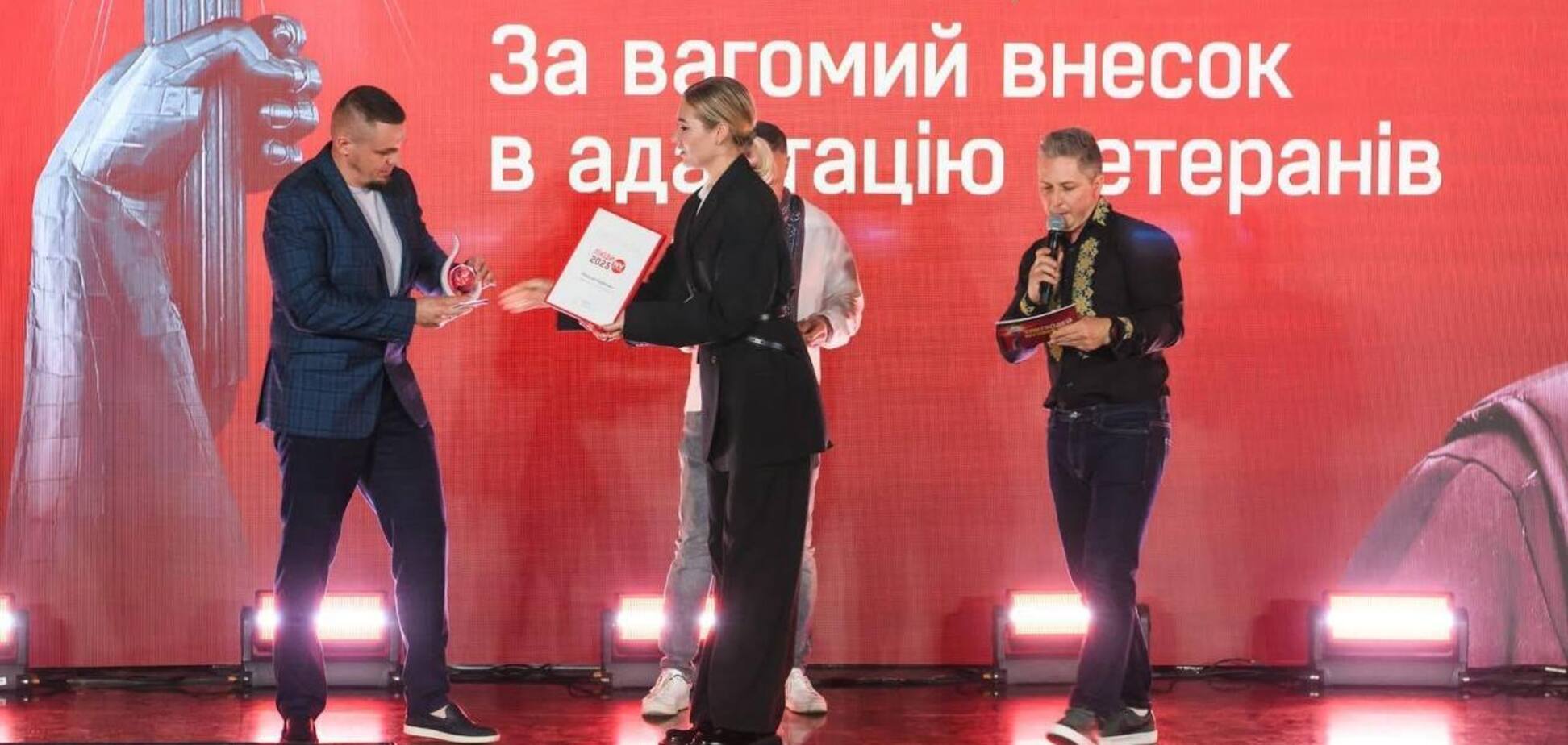 Пример поддержки ветеранов: 'Интерпайп' Пинчука получил награду NV