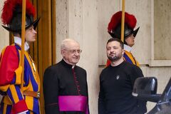 Зеленский примет участие в инаугурационной мессе новоизбранного Папы Римского Льва ХIV в Ватикане - Reuters