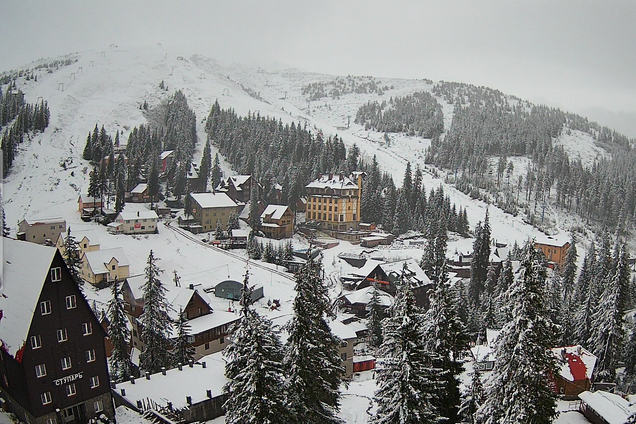 На Закарпатье во время прохождения туристическим маршрутом в горах сорвался и погиб киевлянин. Подробности трагедии