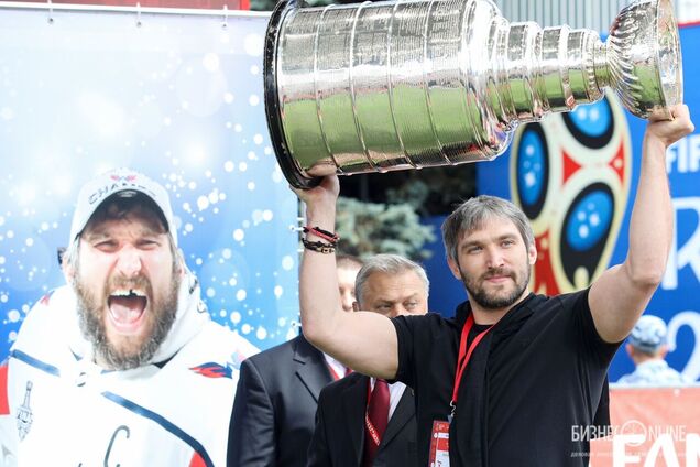 После вылета Овечкина: НХЛ наложила строгий запрет на россиян