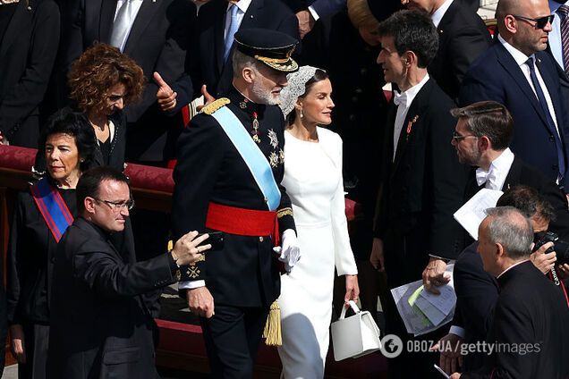 На это имеют право только семь женщин в мире: что такое 'привилегия белого' и кто может появляться перед Папой Римским в светлой одежде