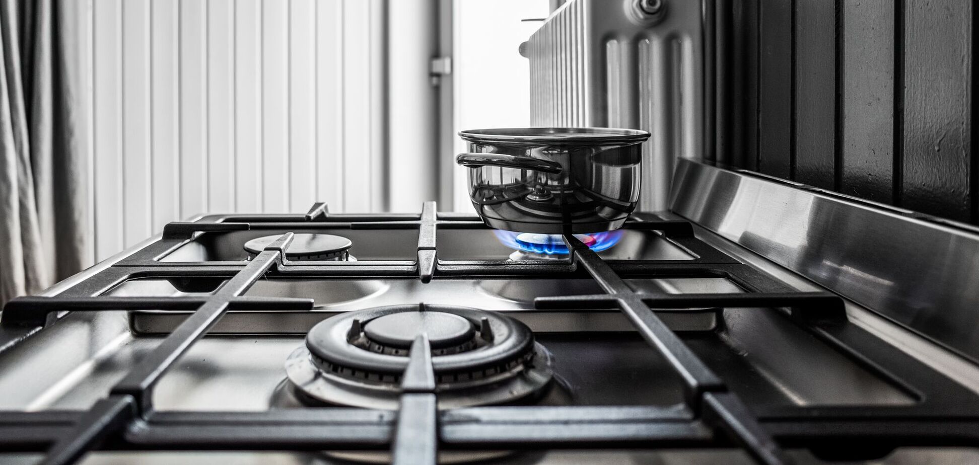 Як почистити решітку від духовки за допомогою фольги: простий лайфхак, який точно подіє